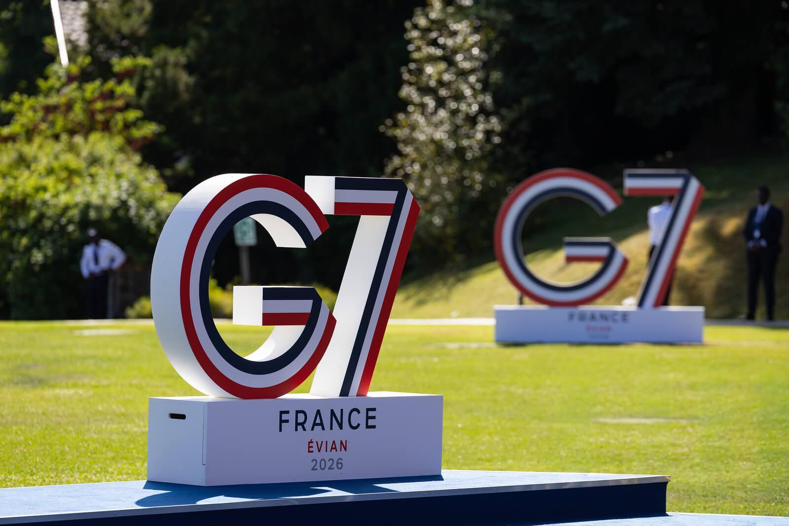 SOMMET DU G7 – L’EUROPE ADOPTE UNE LIGNE DE FERMETÉ ABSOLUE FACE À MOSCOU