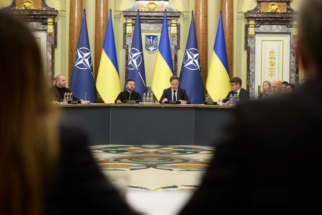Un déploiement historique de l'OTAN à Kyiv : les 32 pays en Ukraine et les premières déclarations de Rutte
